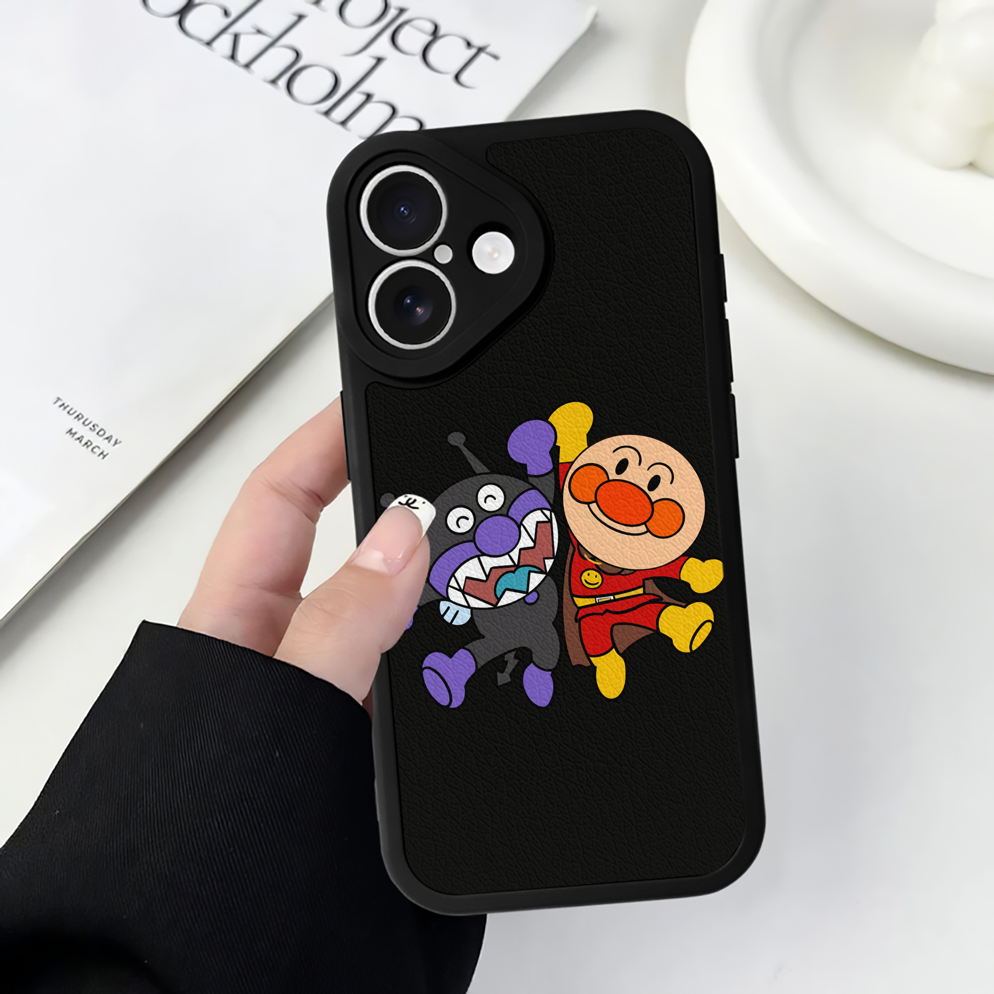 （画像用） アンパンマン Anpanman 【iPhone 16シリーズ対応】シリコンスマホケース（レザー調） 材質：シリコン